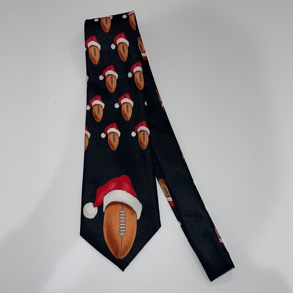 CHRISTMAS FOOTBALL BLACK TIE